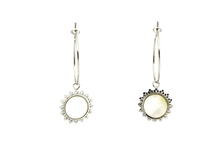 Charger l'image dans la galerie, BOUCLES D'OREILLES SOLEIL NACRÉ - Chez Cocotte Bijoux