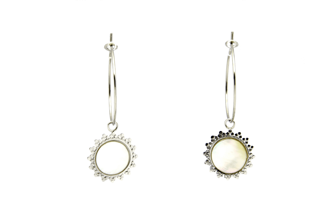 BOUCLES D'OREILLES SOLEIL NACRÉ - Chez Cocotte Bijoux